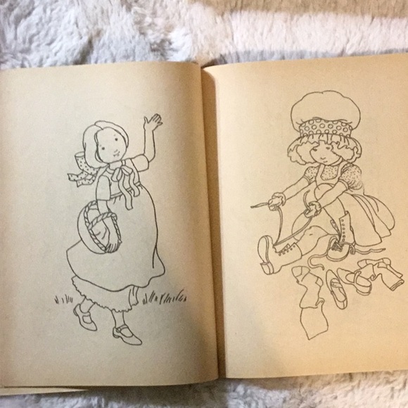 VINTAGE 1976 UNUSED Holly Hobbie Coloring Books Lot of 2 Rand McNally Set - Picture 15 of 16